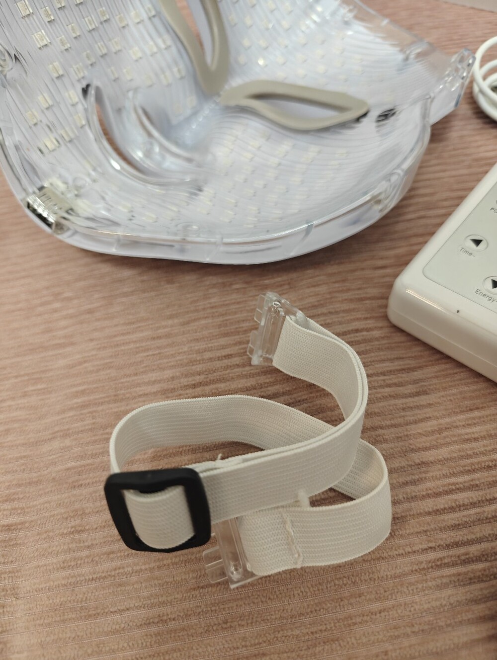 Pure Daily Care LED Face Mask - Picture 4 of 6